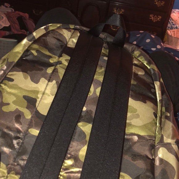 i’m trying to buy new shoes - Picture 3 of 4